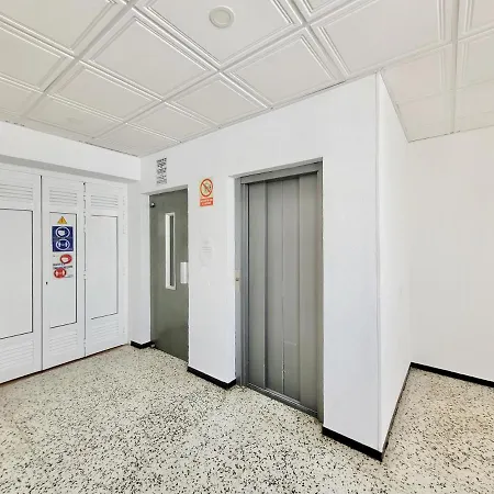Among Plazas Apartament *