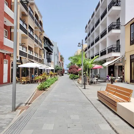 Apartament Among Plazas