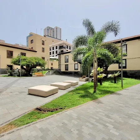 Among Plazas Apartment *
